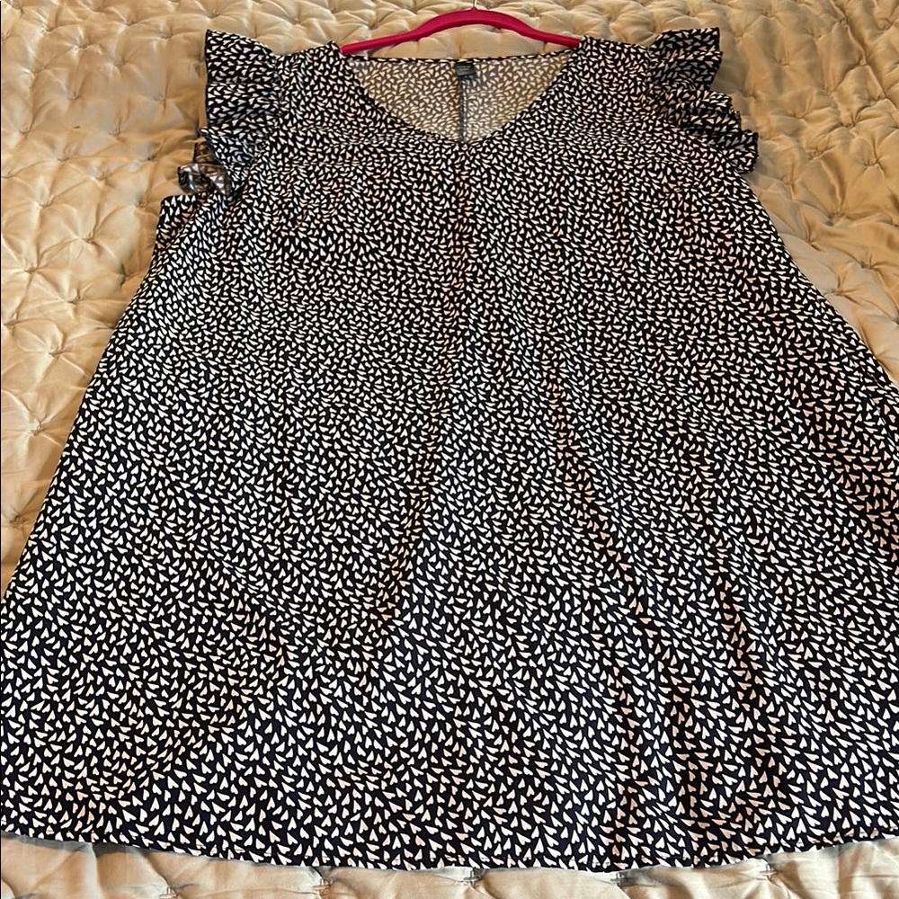 5 for 25$
Shein navy and white hearts Midi Dress